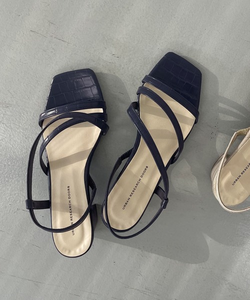 URBAN RESEARCH DOORS（アーバンリサーチドアーズ）の「クロコストラップサンダル（サンダル・レディース・ベージュ/ネイビー/オレンジ・38/36/37）」の2枚目の写真