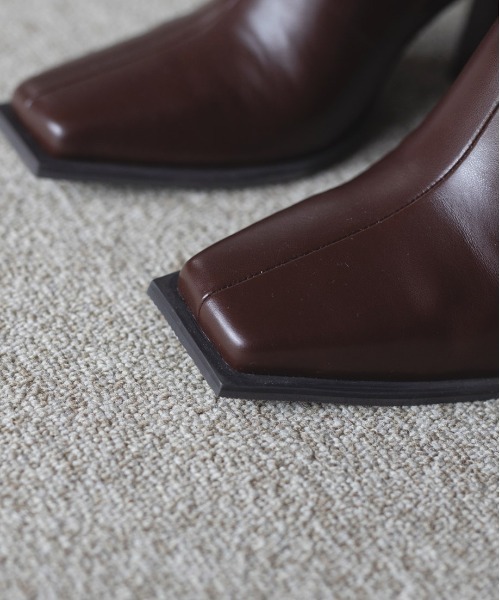 EVOL（イーボル）の「【EVOL】  デザインヒールスクエアロングブーツ IR9687（ブーツ・レディース・ブラック/ブラウン・22.5cm/23.5cm/24.5cm/23.0cm/24.0cm/25.0cm）」の12枚目の写真