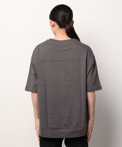 NAVY(ネイビー)の「オーガニックコットン 前切替Tシャツ(Tシャツ/カットソー・レディース・グレー/イエロー/チャコール・フリー)」の9枚目の写真