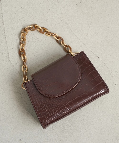earth music&ecology(アースミュージックアンドエコロジー)の「スクエアチェーンミニバッグ *(ハンドバッグ・レディース・パイソン/ミント/ダークブラウン/パープル・FREE)」の2枚目の写真