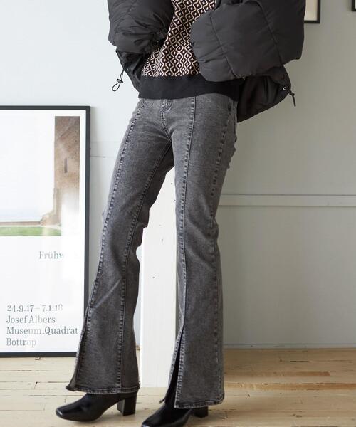 INGNI(イング)の「フロントスリットフレアデニムパンツ(デニムパンツ・レディース・ブラック/グレー/ブルー系その他/ブルー系その他4・S/M)」の2枚目の写真