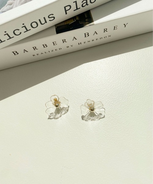 PairPair(ペアペア)の「クリアフラワーピアス/イヤリング(ピアス(両耳用)・レディース・A/B・FREE)」の5枚目の写真