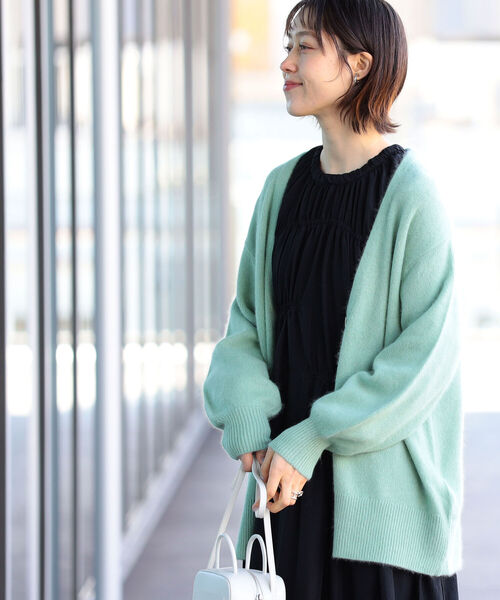 Ray BEAMS（レイビームス）の「Ray BEAMS / フラッフィー Vネック カーディガン（カーディガン/ボレロ・レディース・ブラウン系その他4/グリーン系その他2/サックスブルー・ONE SIZE）」の3枚目の写真