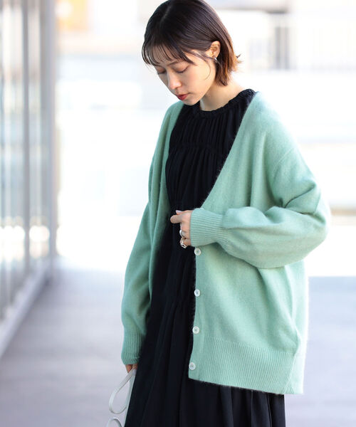 Ray BEAMS（レイビームス）の「Ray BEAMS / フラッフィー Vネック カーディガン（カーディガン/ボレロ・レディース・ブラウン系その他4/グリーン系その他2/サックスブルー・ONE SIZE）」の9枚目の写真