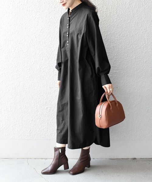 SHIPS(シップス)の「〈手洗い可能〉フロントパールモチーフボタンロングスリーブワンピース◇(ワンピース・レディース・ライトブルー/ブラック/ネイビー・38/36)」の11枚目の写真