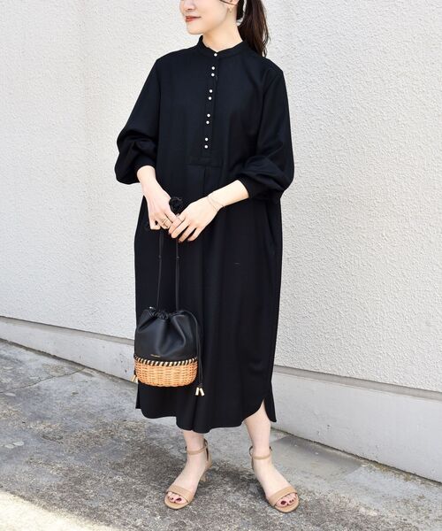 SHIPS(シップス)の「〈手洗い可能〉フロントパールモチーフボタンロングスリーブワンピース◇(ワンピース・レディース・ライトブルー/ブラック/ネイビー・38/36)」の14枚目の写真