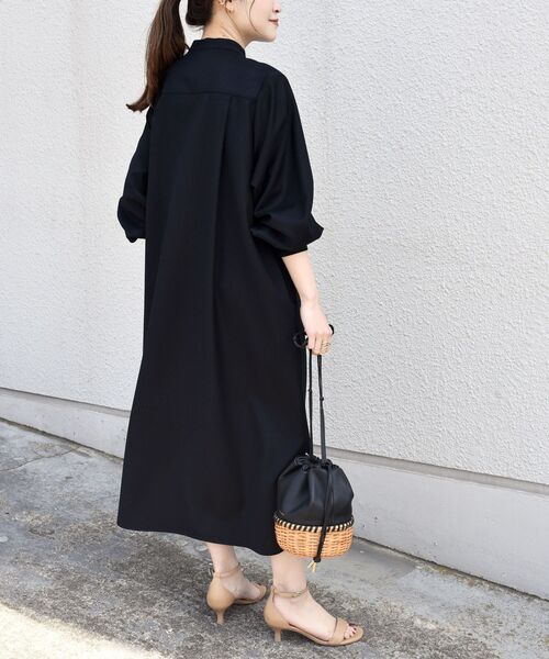 SHIPS(シップス)の「〈手洗い可能〉フロントパールモチーフボタンロングスリーブワンピース◇(ワンピース・レディース・ライトブルー/ブラック/ネイビー・38/36)」の15枚目の写真