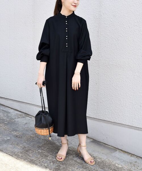 SHIPS(シップス)の「〈手洗い可能〉フロントパールモチーフボタンロングスリーブワンピース◇(ワンピース・レディース・ライトブルー/ブラック/ネイビー・38/36)」の17枚目の写真