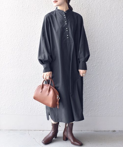 SHIPS(シップス)の「〈手洗い可能〉フロントパールモチーフボタンロングスリーブワンピース◇(ワンピース・レディース・ライトブルー/ブラック/ネイビー・38/36)」の21枚目の写真