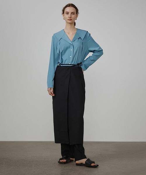 UNSPOKEN(アンスポクン)の「【UNSPOKEN】Bright blue open collar V-neck blouse UQ21S017(シャツ/ブラウス・レディース・ライトブルー・S/M)」の6枚目の写真