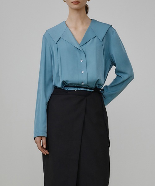 UNSPOKEN(アンスポクン)の「【UNSPOKEN】Bright blue open collar V-neck blouse UQ21S017(シャツ/ブラウス・レディース・ライトブルー・S/M)」の9枚目の写真
