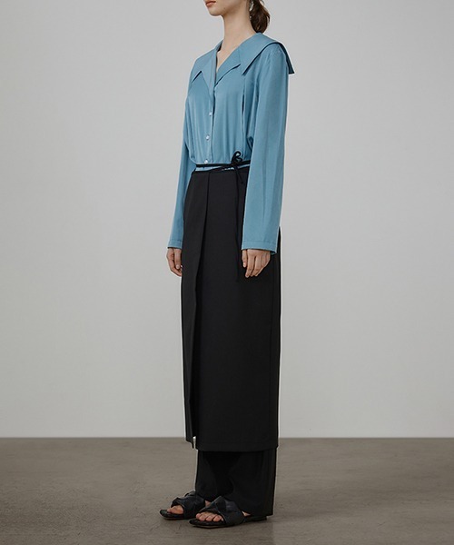 UNSPOKEN(アンスポクン)の「【UNSPOKEN】Bright blue open collar V-neck blouse UQ21S017(シャツ/ブラウス・レディース・ライトブルー・S/M)」の10枚目の写真
