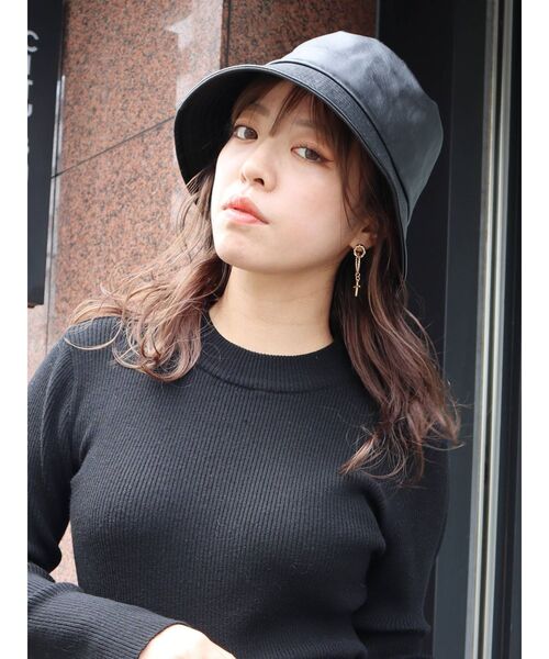 EVRIS（エヴリス）の「フェイクレザーバケットハット（ハット・レディース・ブラック/ブラウン・FREE）」の3枚目の写真