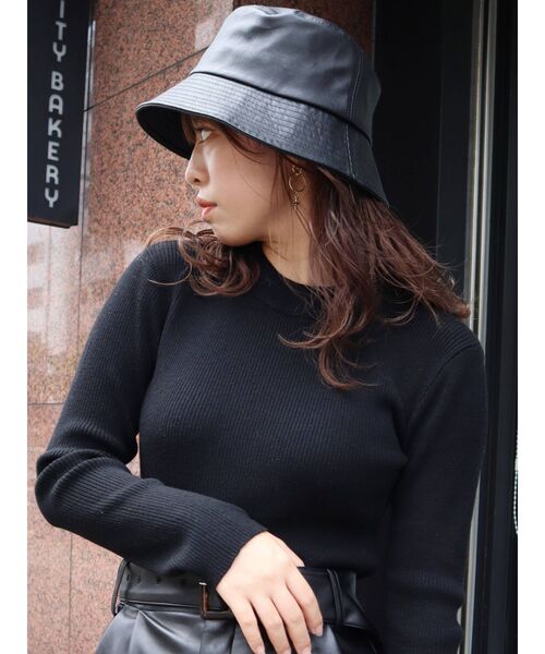 EVRIS（エヴリス）の「フェイクレザーバケットハット（ハット・レディース・ブラック/ブラウン・FREE）」の4枚目の写真