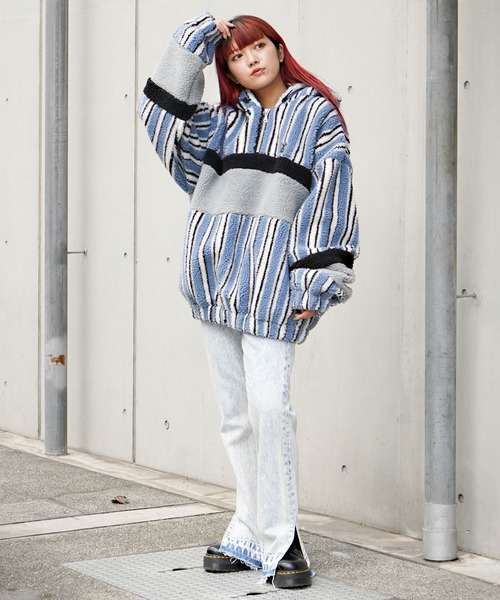 X-girl(エックスガール)の「CONTRAST PANEL FLEECE BOA HOODIE(ブルゾン・レディース・マルチ/オフホワイト/ブルー/ブラック・S/M)」の12枚目の写真