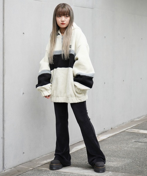 X-girl(エックスガール)の「CONTRAST PANEL FLEECE BOA HOODIE(ブルゾン・レディース・マルチ/オフホワイト/ブルー/ブラック・S/M)」の13枚目の写真