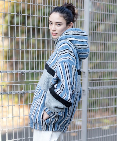 X-girl(エックスガール)の「CONTRAST PANEL FLEECE BOA HOODIE(ブルゾン・レディース・マルチ/オフホワイト/ブルー/ブラック・S/M)」の15枚目の写真