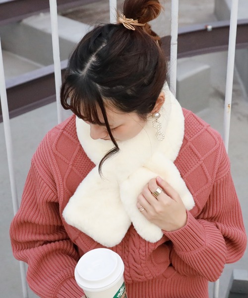 Right-on（ライトオン）の「スリムファーティペット（マフラー・レディース・グレー/オフホワイト/ダークベージュ・ONE SIZE）」の14枚目の写真