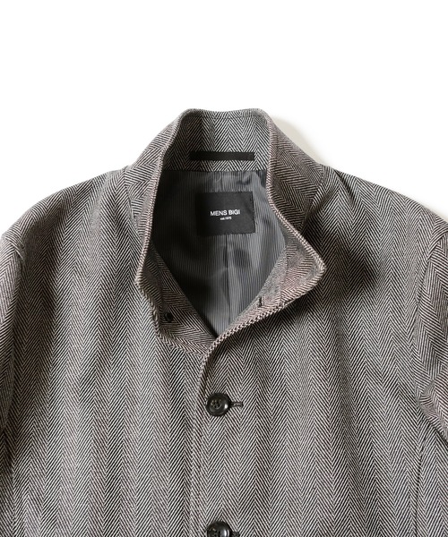 MEN'S BIGI(メンズビギ)の「ヘリンボーンメルトンスタンドカラーコート(チェスターコート・メンズ・ネイビー/ホワイト×ブラック・01/03/04/02)」の7枚目の写真