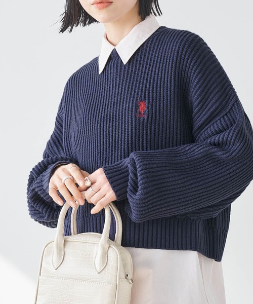 U.S. POLO ASSN.(ユーエスポロアッスン)の「U.S. POLO ASSN./ユーエスポロアッスン ボリュームスリーブ 別注ワンポイント刺繍ショートニット(ニット/セーター・レディース・ブラック/オレンジ/グレー/ネイビー/ベージュ/ブラウン/グリーン/アイボリー/ピンク/ピンク系/イエロー/ライム/レッド系/サックスブルー/アッシュグレー/ネイビー系/カーキ/ライトピンク・FREE)」の21枚目の写真