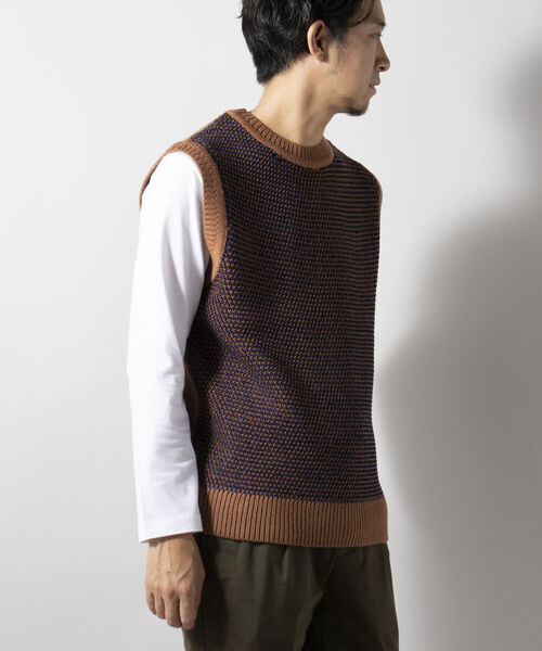 NOLLEY'S goodman（ノーリーズグッドマン）の「配色地柄 ニットベスト（※ロンT付き）（ベスト・メンズ・ベージュ系その他3/ブルー系その他7・MEDIUM/LARGE）」の8枚目の写真