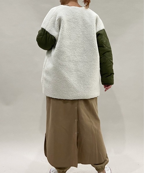 AZUL ENCANTO(アズールエンカント)の「ボア×キルティングリバーシブルジャケット(その他アウター・レディース・ブラック/カーキ/アイボリー・FREE)」の4枚目の写真