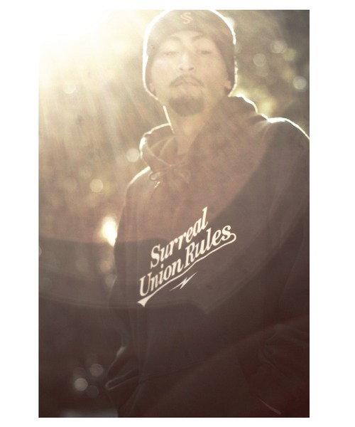 SURREAL(シュルリアル)の「【S.U.R/エスユーアール】S-Slash Hoodie"(パーカー・メンズ・ネイビー/レッド/グリーン・MEDIUM/SMALL)」の4枚目の写真