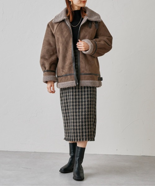 prose verse(プロズヴェール)の「スウェード×ボアB-3ジャケット(ムートンコート・レディース・キャメル/ライトベージュ/ブラウン・MEDIUM)」の13枚目の写真