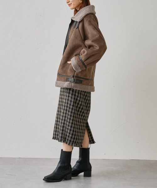 prose verse(プロズヴェール)の「スウェード×ボアB-3ジャケット(ムートンコート・レディース・キャメル/ライトベージュ/ブラウン・MEDIUM)」の14枚目の写真