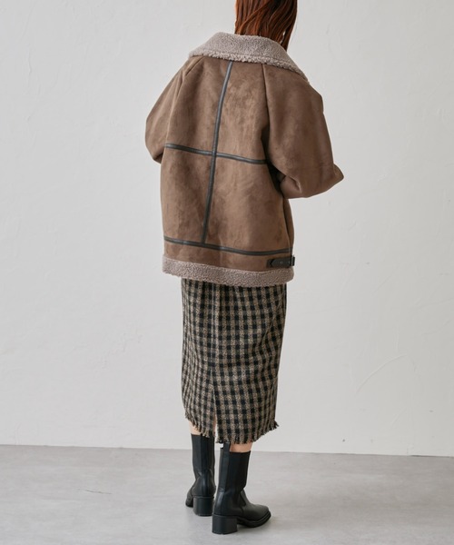 prose verse(プロズヴェール)の「スウェード×ボアB-3ジャケット(ムートンコート・レディース・キャメル/ライトベージュ/ブラウン・MEDIUM)」の15枚目の写真
