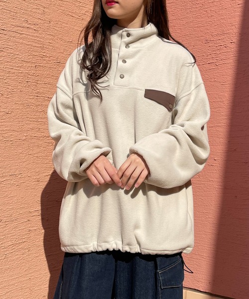 PairPair(ペアペア)の「襟配色フリースプルオーバー(ユニセックス)(スウェット・レディース・アイボリー/ホワイト系その他/グレイッシュブルー・MEDIUM/LARGE)」の18枚目の写真