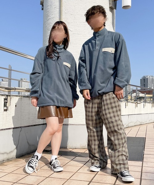 PairPair(ペアペア)の「襟配色フリースプルオーバー(ユニセックス)(スウェット・レディース・アイボリー/ホワイト系その他/グレイッシュブルー・MEDIUM/LARGE)」の5枚目の写真