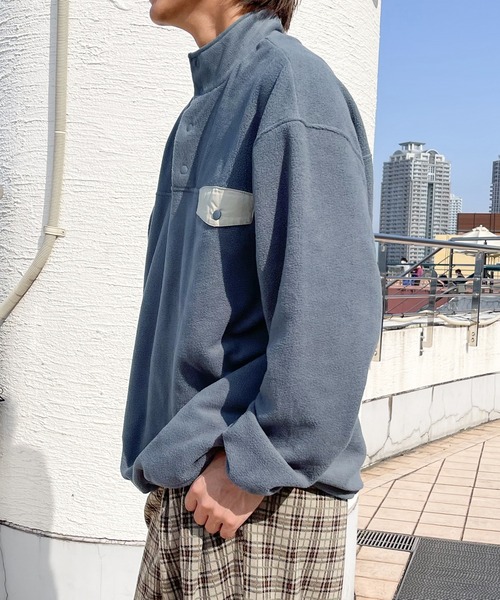 PairPair(ペアペア)の「襟配色フリースプルオーバー(ユニセックス)(スウェット・レディース・アイボリー/ホワイト系その他/グレイッシュブルー・MEDIUM/LARGE)」の15枚目の写真