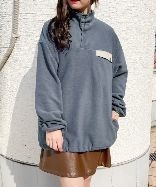 PairPair(ペアペア)の「襟配色フリースプルオーバー(ユニセックス)(スウェット・レディース・アイボリー/ホワイト系その他/グレイッシュブルー・MEDIUM/LARGE)」の11枚目の写真