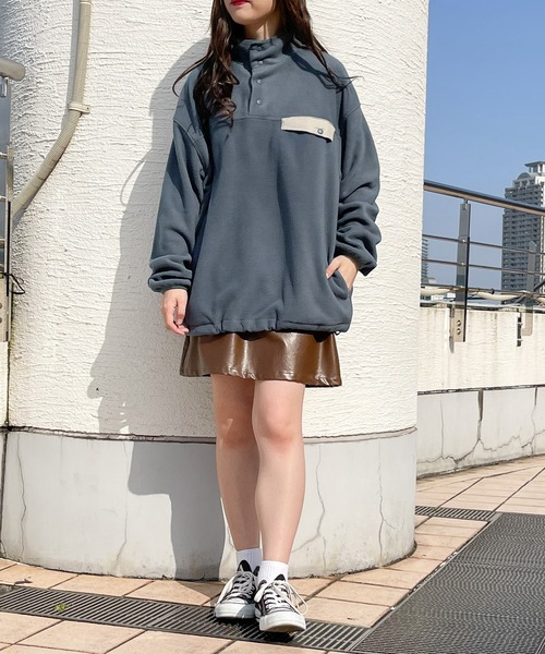 PairPair(ペアペア)の「襟配色フリースプルオーバー(ユニセックス)(スウェット・レディース・アイボリー/ホワイト系その他/グレイッシュブルー・MEDIUM/LARGE)」の21枚目の写真