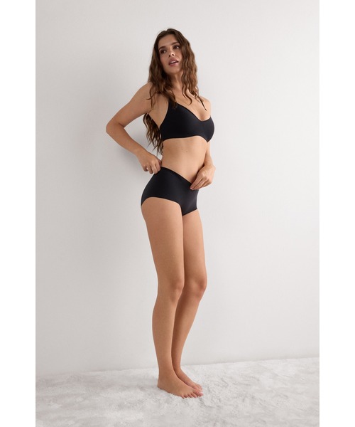 Intimissimi(インティミッシミ)の「シームレス マイクロファイバー キュロット【ウェアに響きにくい・速乾・蒸れにくい・なめらかな肌ざわり 夏 】(ショーツ・レディース・ブラック/ベージュ・S/M/L)」の13枚目の写真