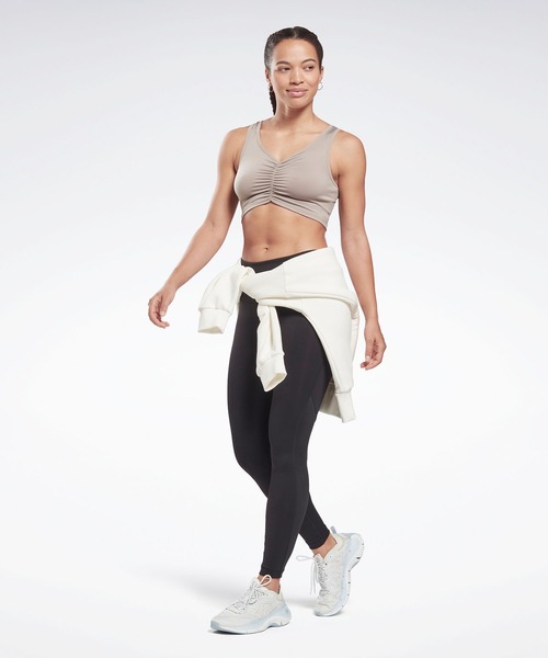 Reebok(リーボック)の「スタジオ ラッシュ クロップド タンク トップ / Studio Ruched Cropped Tank Top(タンクトップ・レディース・ライトグレー/ブラック・SMALL/MEDIUM/LARGE/X-LARGE/X-SMALL)」の6枚目の写真