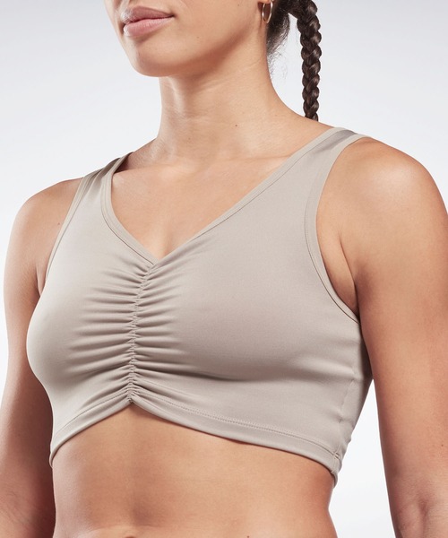 Reebok(リーボック)の「スタジオ ラッシュ クロップド タンク トップ / Studio Ruched Cropped Tank Top(タンクトップ・レディース・ライトグレー/ブラック・SMALL/MEDIUM/LARGE/X-LARGE/X-SMALL)」の3枚目の写真