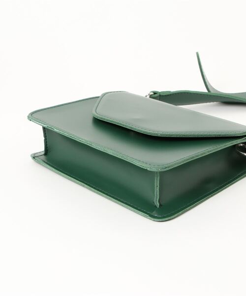 ENVYM（アンビー）の「スクエアフラップショルダーＢａｇ（ショルダーバッグ・レディース・ブラック/グリーン・FREE）」の10枚目の写真
