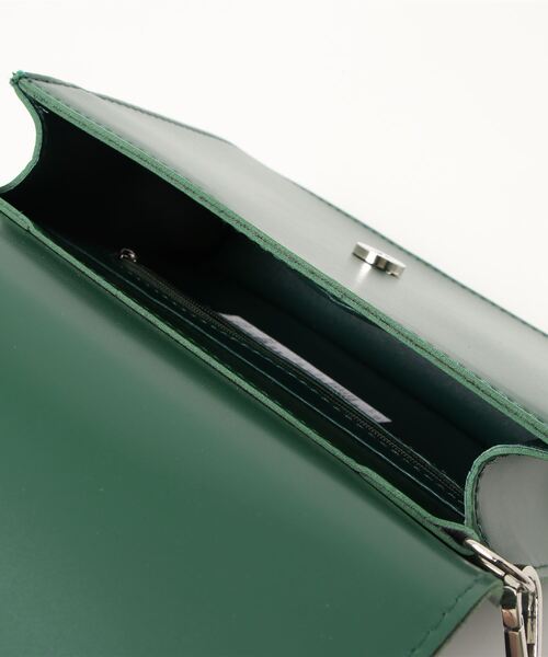 ENVYM（アンビー）の「スクエアフラップショルダーＢａｇ（ショルダーバッグ・レディース・ブラック/グリーン・FREE）」の11枚目の写真