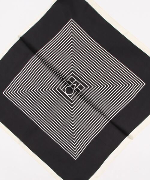 EDIT COLOGNE（エディットコロン）の「クラシカルラインスカーフ（ストール/ショール・レディース・ブラック/ピンク・ﾌﾘ-）」の3枚目の写真