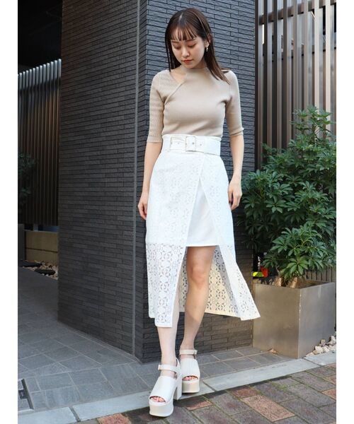 MURUA(ムルーア)の「レイヤードショルダーハーフニット(ニット/セーター・レディース・アイボリー/ブラック/オレンジ/ベージュ・FREE)」の21枚目の写真