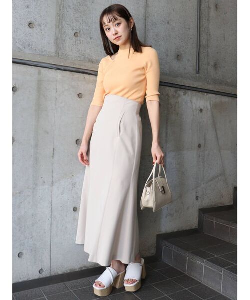 MURUA(ムルーア)の「レイヤードショルダーハーフニット(ニット/セーター・レディース・アイボリー/ブラック/オレンジ/ベージュ・FREE)」の22枚目の写真