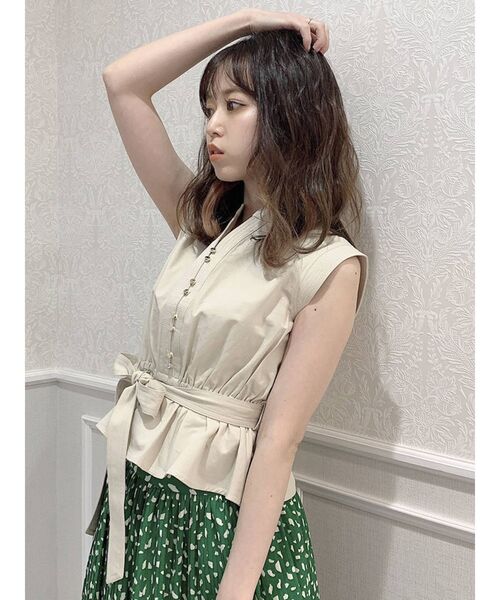 dazzlin（ダズリン）の「デニムフリルペプラムトップス（シャツ/ブラウス・レディース・オフホワイト/ブルー/ベージュ・FREE）」の3枚目の写真