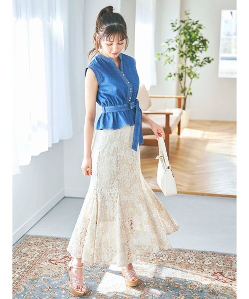 dazzlin（ダズリン）の「デニムフリルペプラムトップス（シャツ/ブラウス・レディース・オフホワイト/ブルー/ベージュ・FREE）」の20枚目の写真