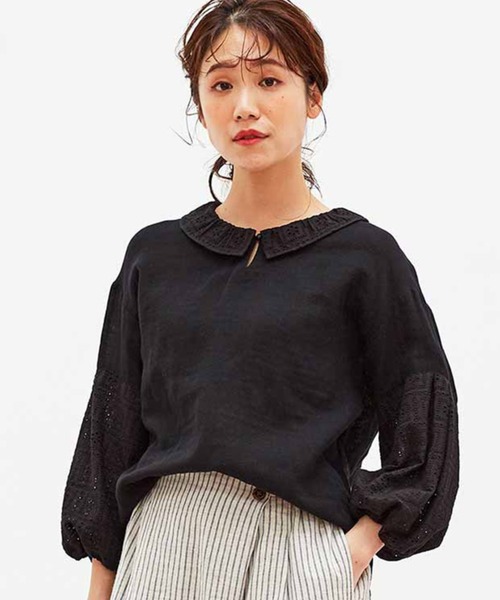 Live in comfort(リブインコンフォート)の「リブ イン コンフォート 甘すぎない 大人のためのダブルガーゼモノトーンレースプルオーバー(シャツ/ブラウス・レディース・ライトグレー/ブラック/ホワイト・XXX-LARGE/XX-LARGE/LARGE/X-LARGE/MEDIUM)」の1枚目の写真