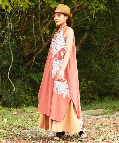 チャイハネ（チャイハネ）の「【チャイハネ】スキナド変形ノースリーブワンピース（ワンピース・レディース・ブラック/ベージュ/グレー/オレンジ/オレンジ系その他/ホワイト/ブルー系その他/グレー系その他/カーキ/ネイビー/マスタード・FREE）」の10枚目の写真