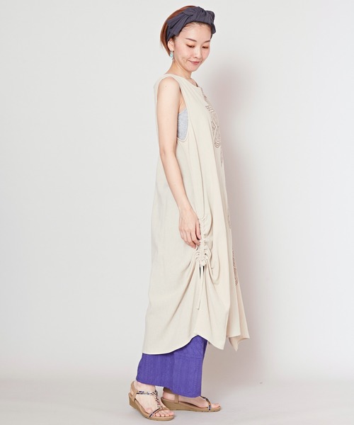 チャイハネ（チャイハネ）の「【チャイハネ】スキナド変形ノースリーブワンピース（ワンピース・レディース・ブラック/ベージュ/グレー/オレンジ/オレンジ系その他/ホワイト/ブルー系その他/グレー系その他/カーキ/ネイビー/マスタード・FREE）」の18枚目の写真