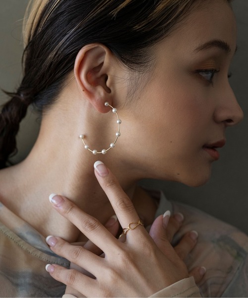 ISS(イズ)の「ISS イズ : ニッケルフリー ビッグフープパールピアス(ピアス(両耳用)・レディース・ゴールド/シルバー・FREE)」の13枚目の写真