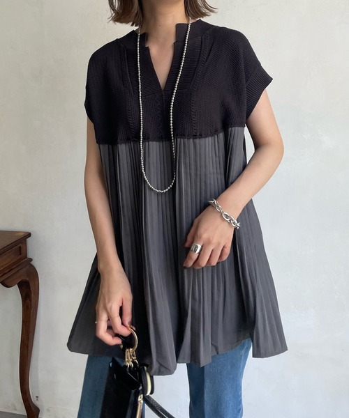 DouDou(ドゥドゥ)の「ケーブルニット×プリーツ異素材切替フレンチ(ニット/セーター・レディース・ホワイト/ブラック/ピンク/チャコールグレー・FREE)」の12枚目の写真